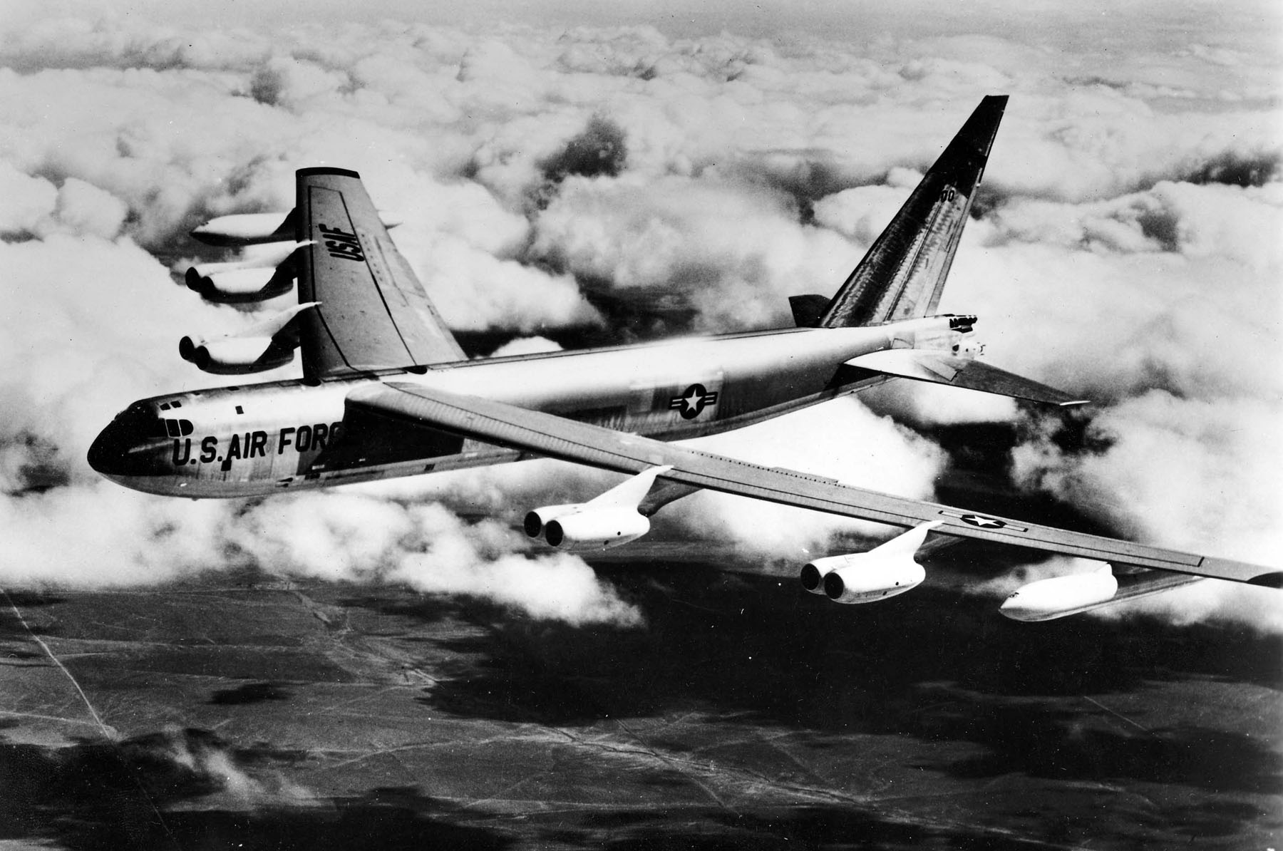 B-52C(061026-F-1234S-019).jpg